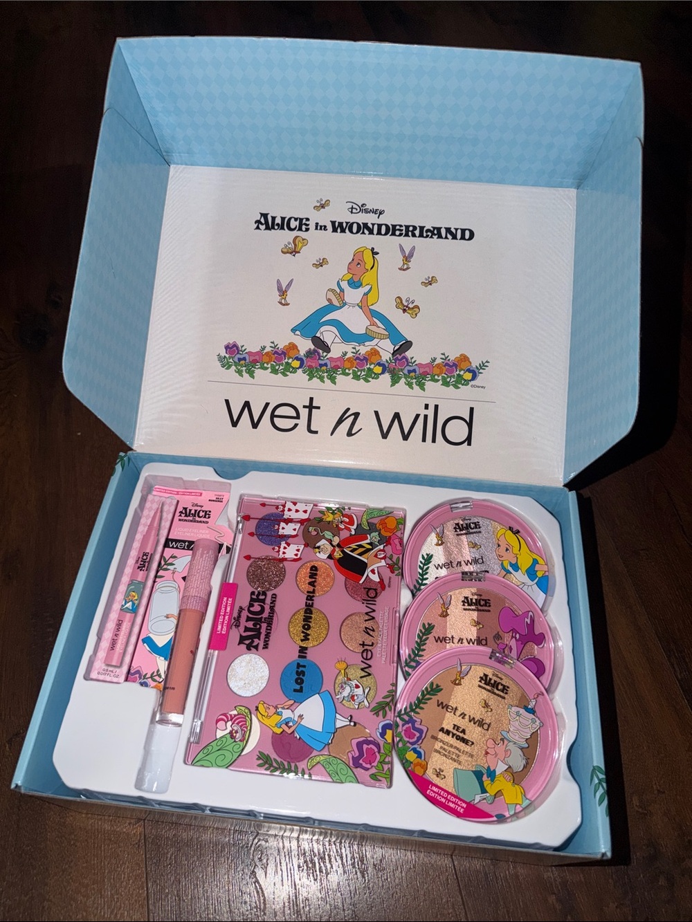 Wet n Wild Disney Alice in Wonderland PR Makeup Set (Limited Edition)